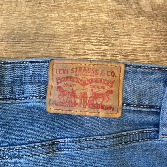 Levi's Women's 711 Skinny Not Now Distressed Mid- Rise Plus Size Jeans Size 18W - Picture 4 of 11